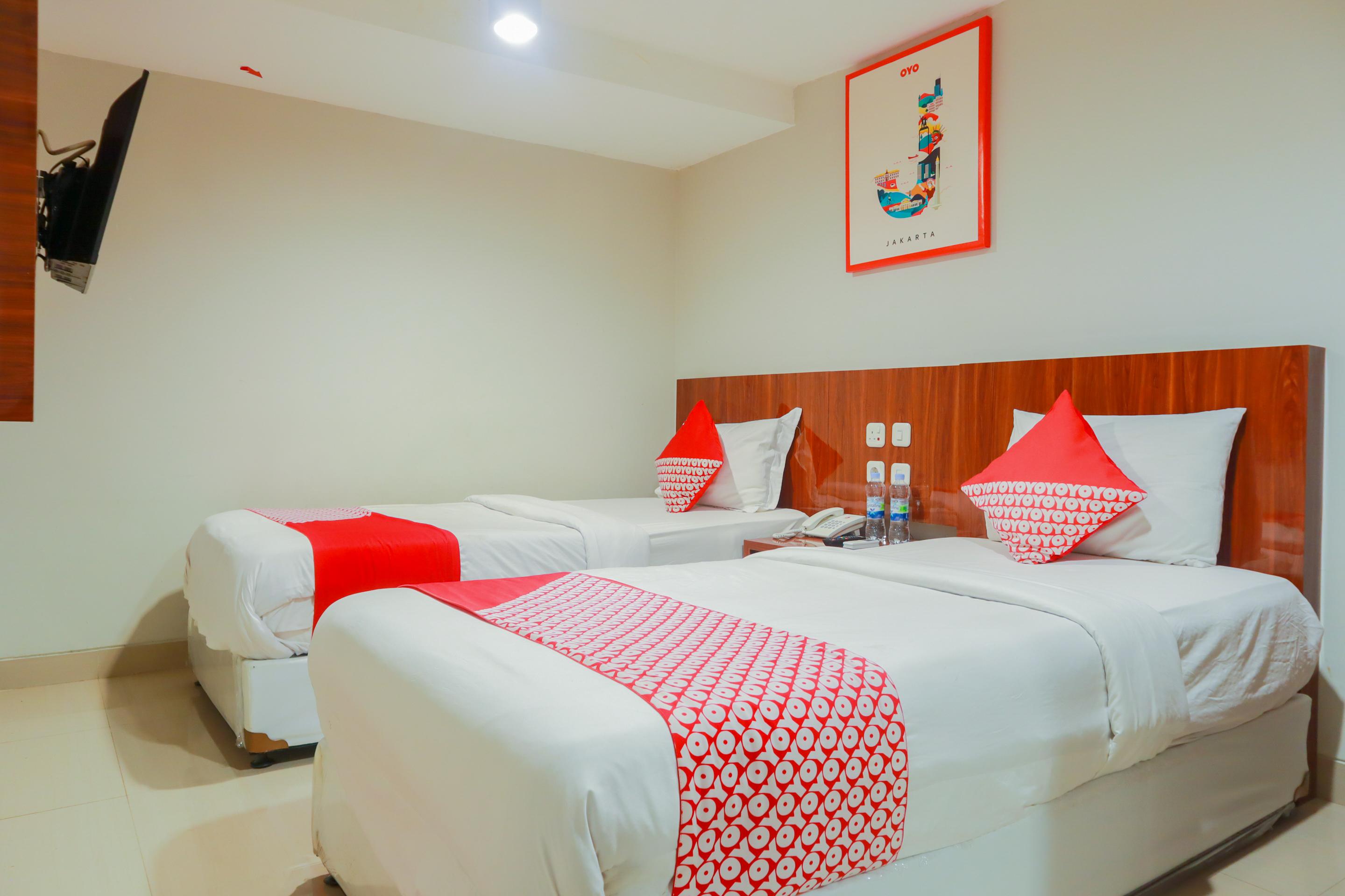 Urbanview Hotel Bes Mangga Besar By Reddoorz Jakarta Exterior foto